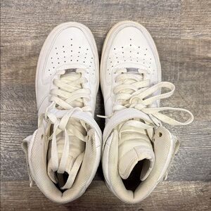 Air Force 1 Mid Men’s 9, Women’s 10.5